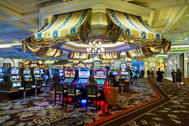 Live blackjack table interface on mpo77 slot showing dealer, player cards, and betting controls